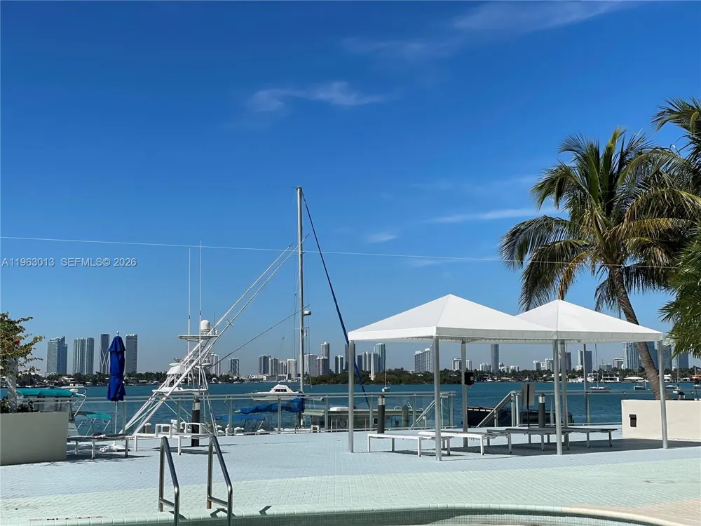 1200 West Ave #1418 Miami Beach, FL 33139