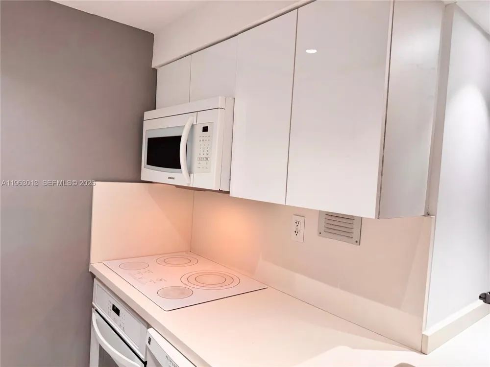 1200 West Ave #1418 Miami Beach, FL 33139