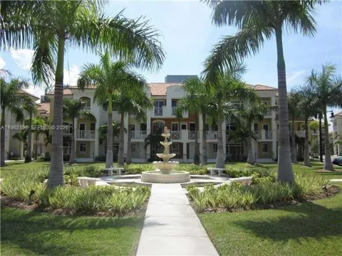 18402 NE 27 CT #124