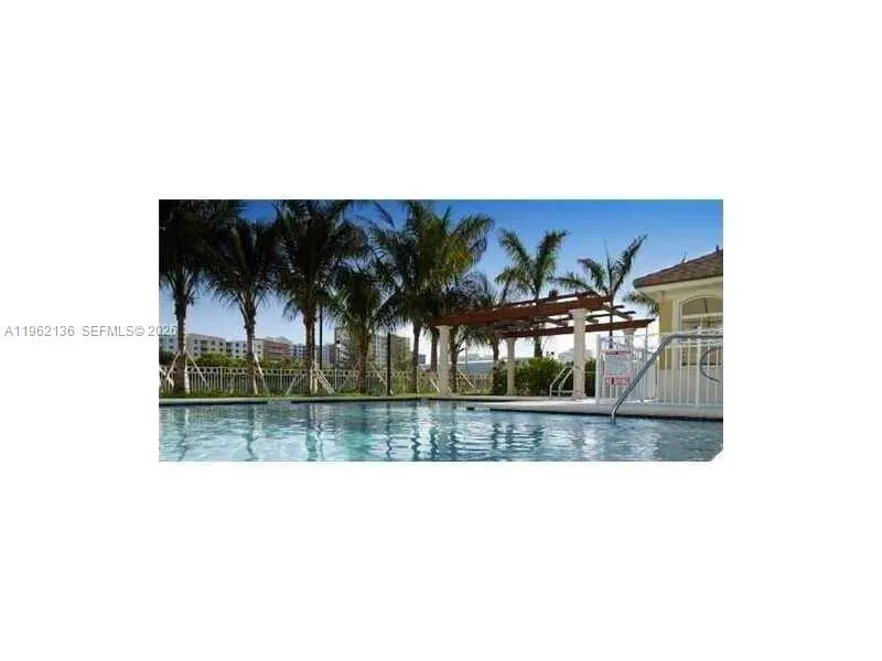 18402 NE 27 CT #124 Aventura, FL 33160
