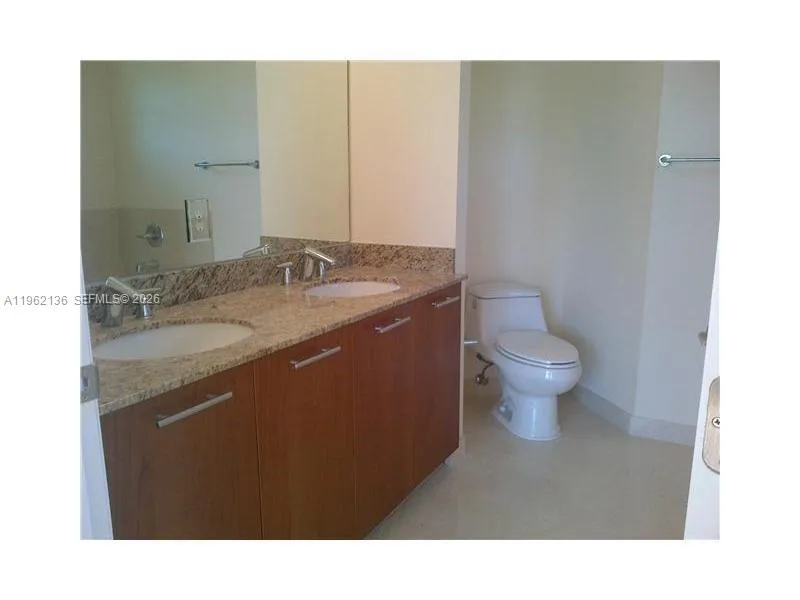 18402 NE 27 CT #124 Aventura, FL 33160