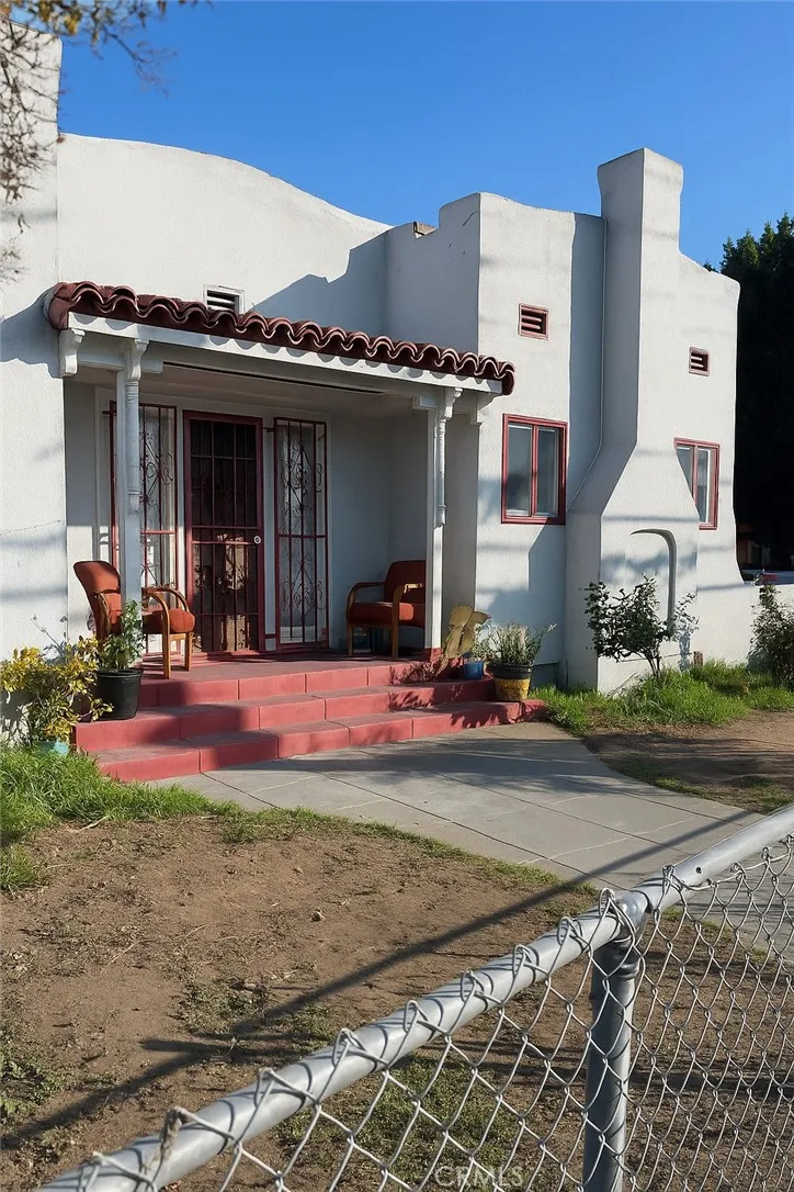 2703 Walnut Street Huntington Park, CA 90255