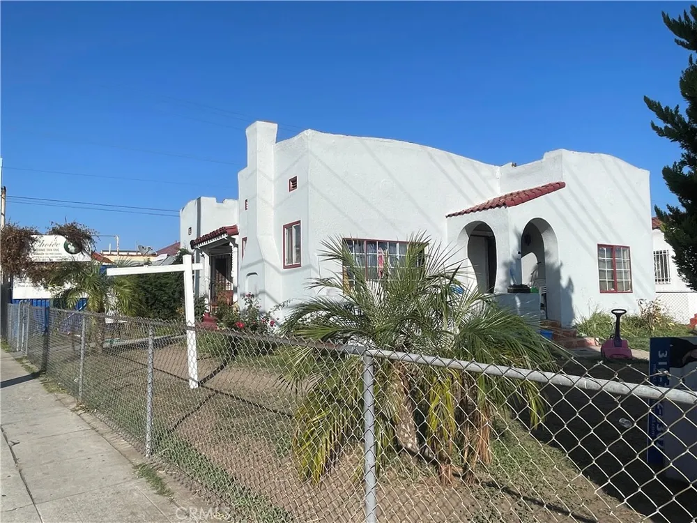 2703 Walnut Street Huntington Park, CA 90255