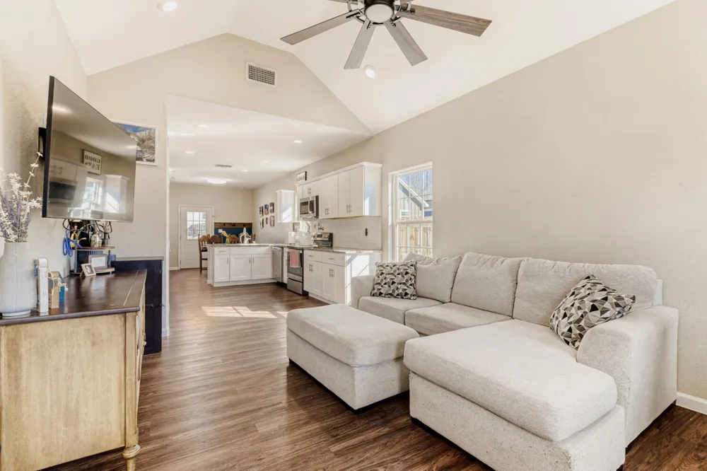 226 Spruce Avenue Luling, TX 78648