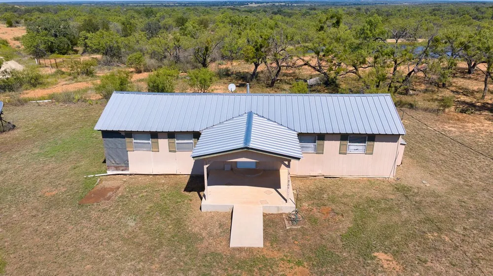 567 County Road 241 Rochelle, TX 76872