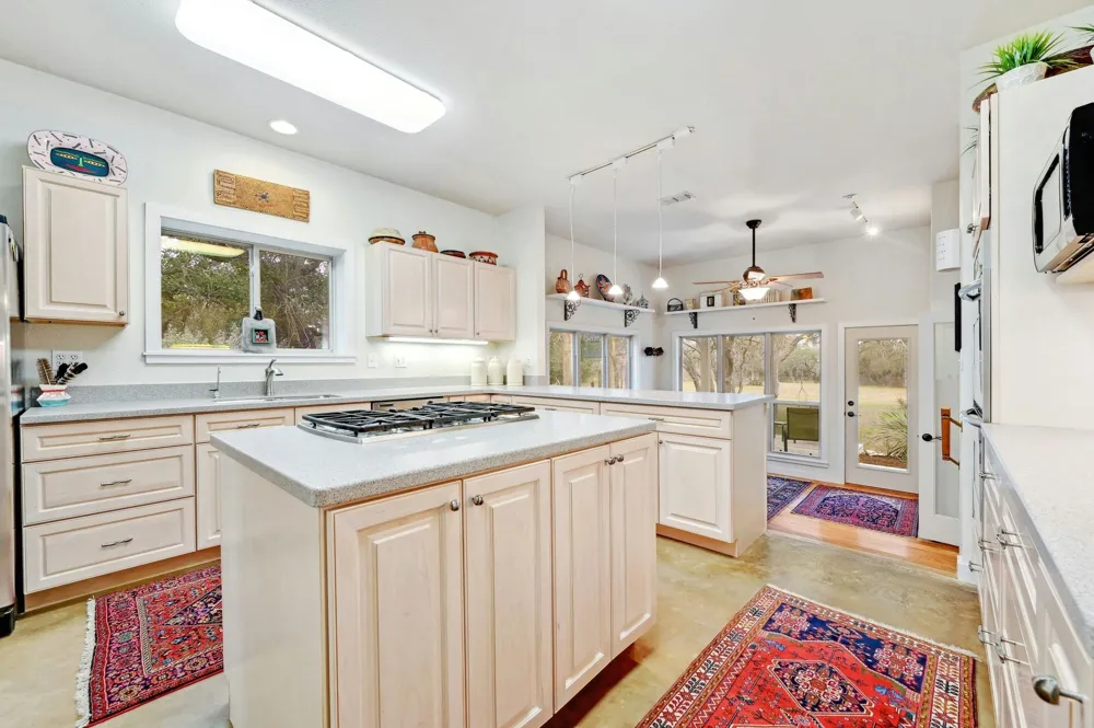 2147 TEJAS TRAIL Blanco, TX 78606