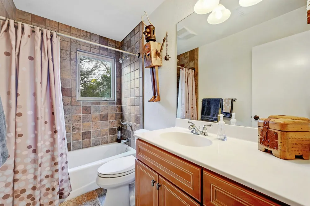 2147 TEJAS TRAIL Blanco, TX 78606