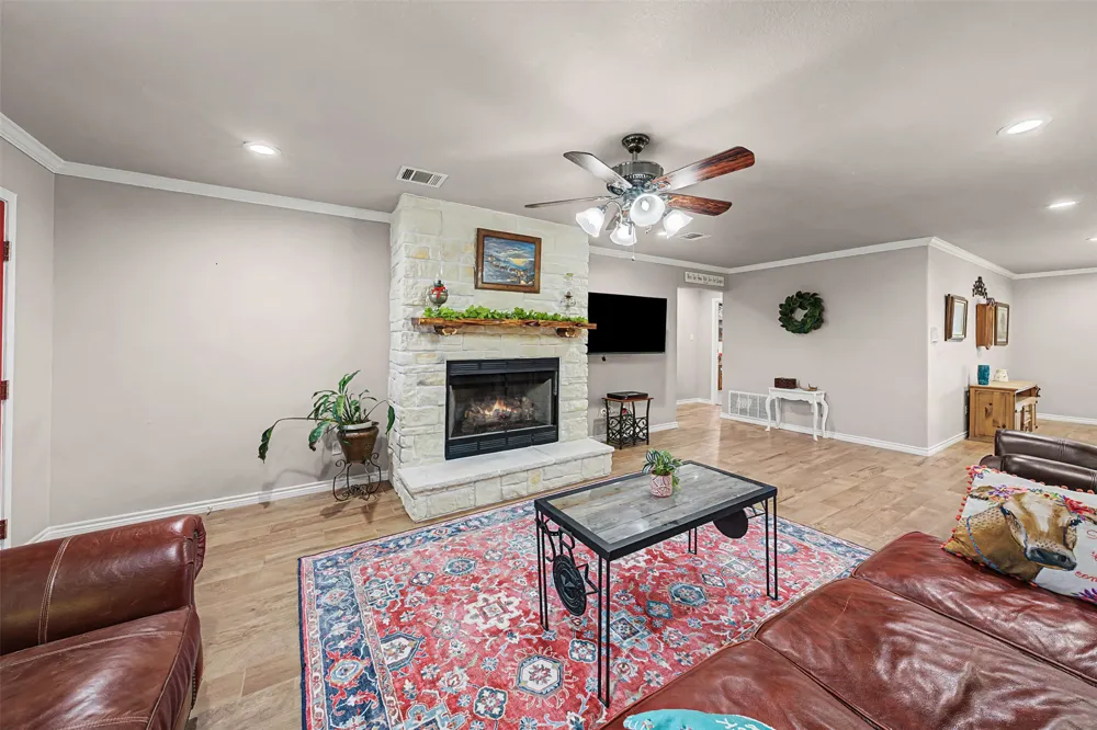 1601 Sunset Circle Cameron, TX 76520