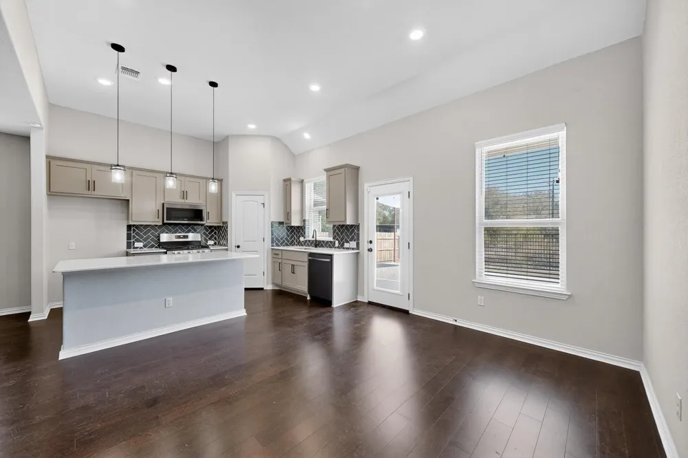 12605 Iron Bridge Drive Manchaca, TX 78652