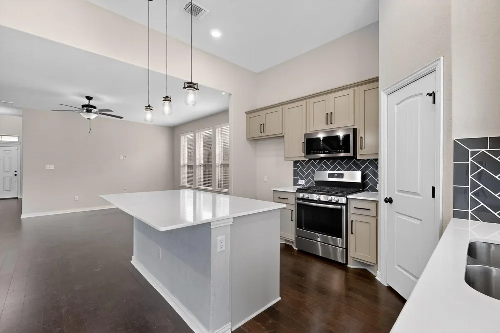 12605 Iron Bridge Drive Manchaca, TX 78652