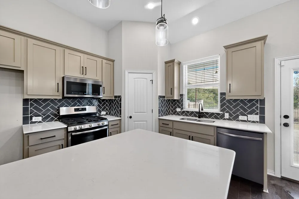 12605 Iron Bridge Drive Manchaca, TX 78652