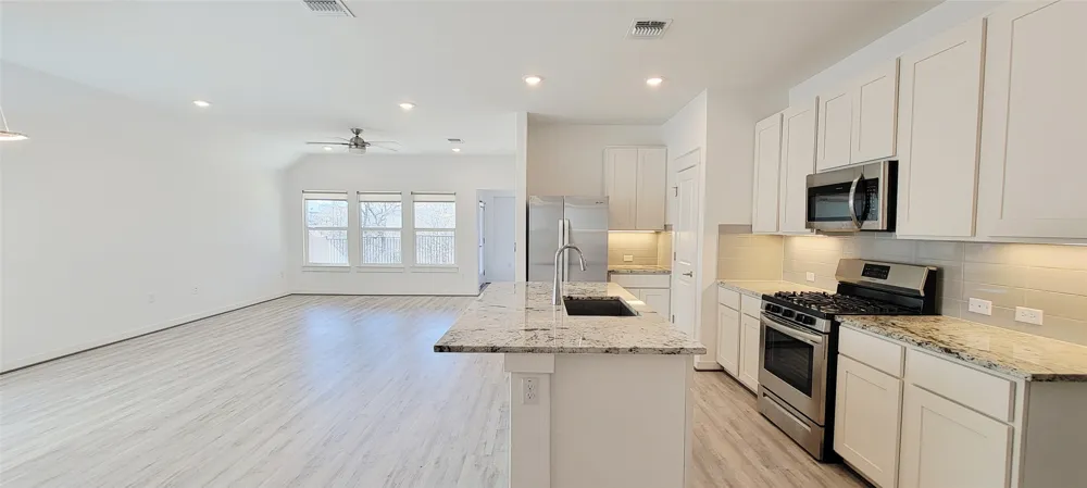 7606 Pewter Luster Bend Del Valle, TX 78617