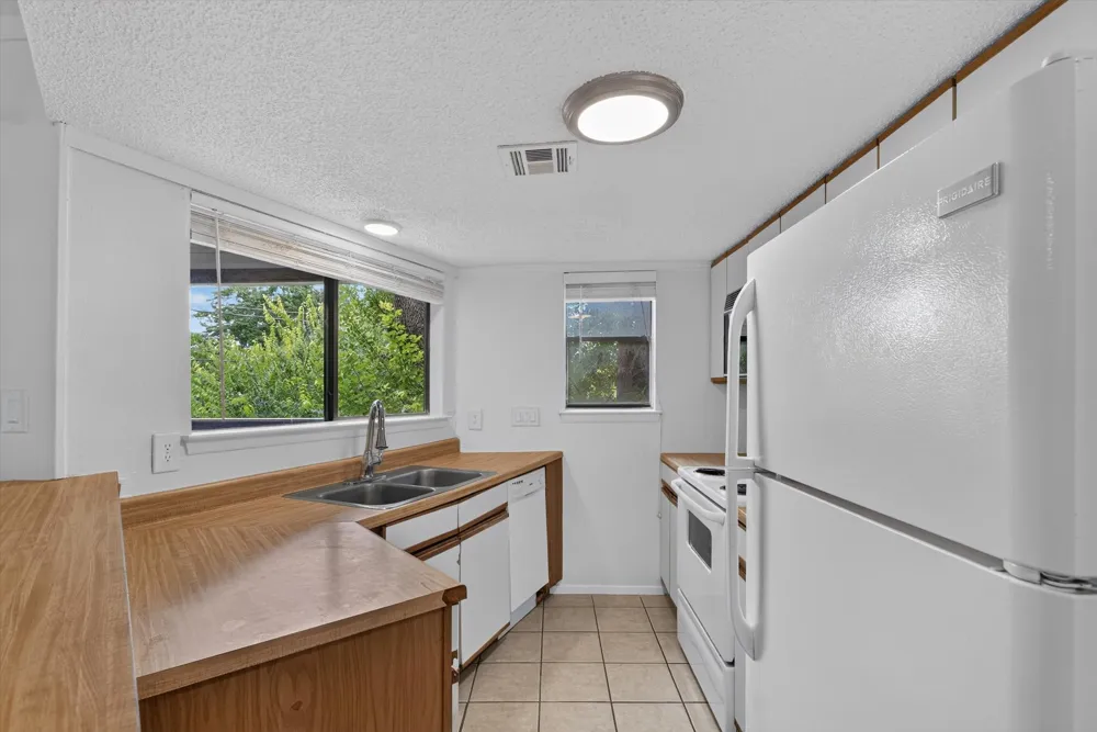 2500 Burleson Road #615 Austin, TX 78741