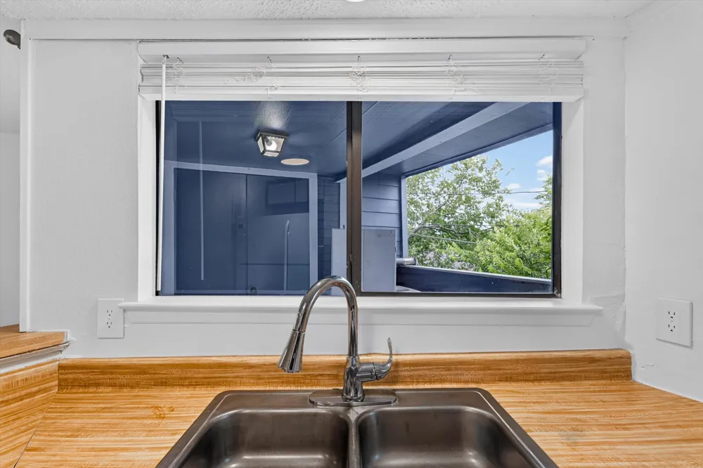 2500 Burleson Road #615 Austin, TX 78741