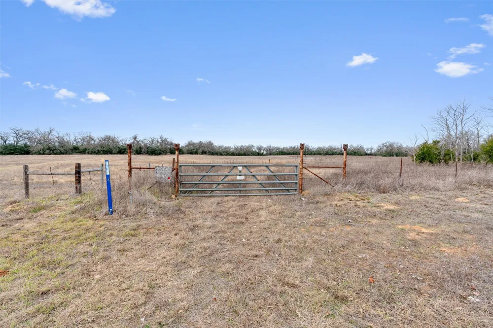 10151 County Road 303 Rockdale, TX 76567