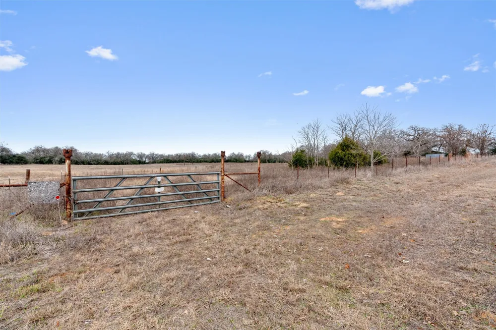 10151 County Road 303 Rockdale, TX 76567