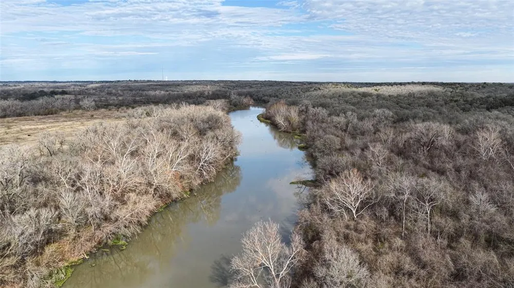 256 Greasy Bend Road Smithville, TX 78957
