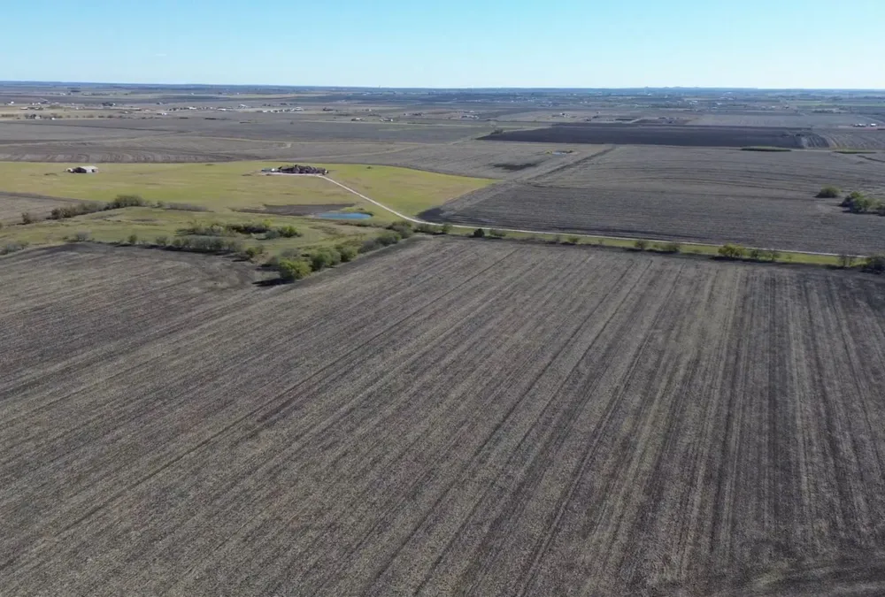 18402 Manda Carlson Road Coupland, TX 78615