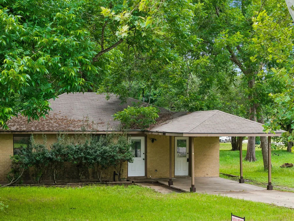 302 Harris Street Smithville, TX 78957