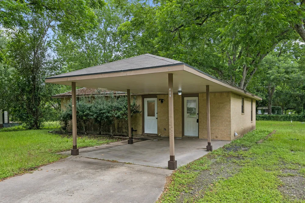 302 Harris Street Smithville, TX 78957