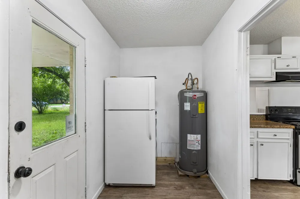302 Harris Street Smithville, TX 78957