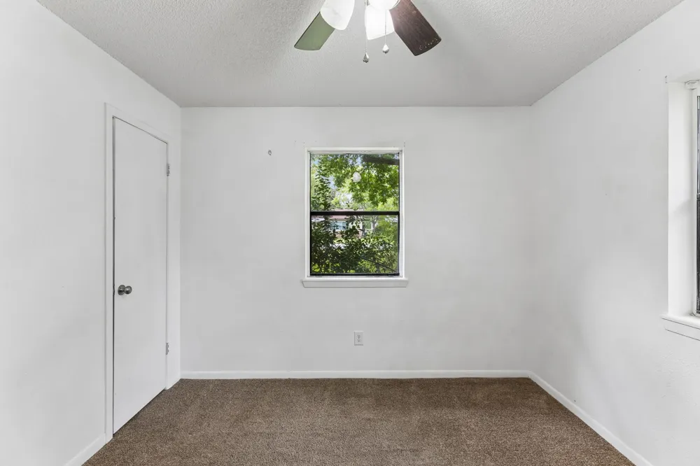 302 Harris Street Smithville, TX 78957