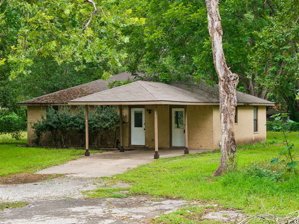 302 Harris Street Smithville, TX 78957