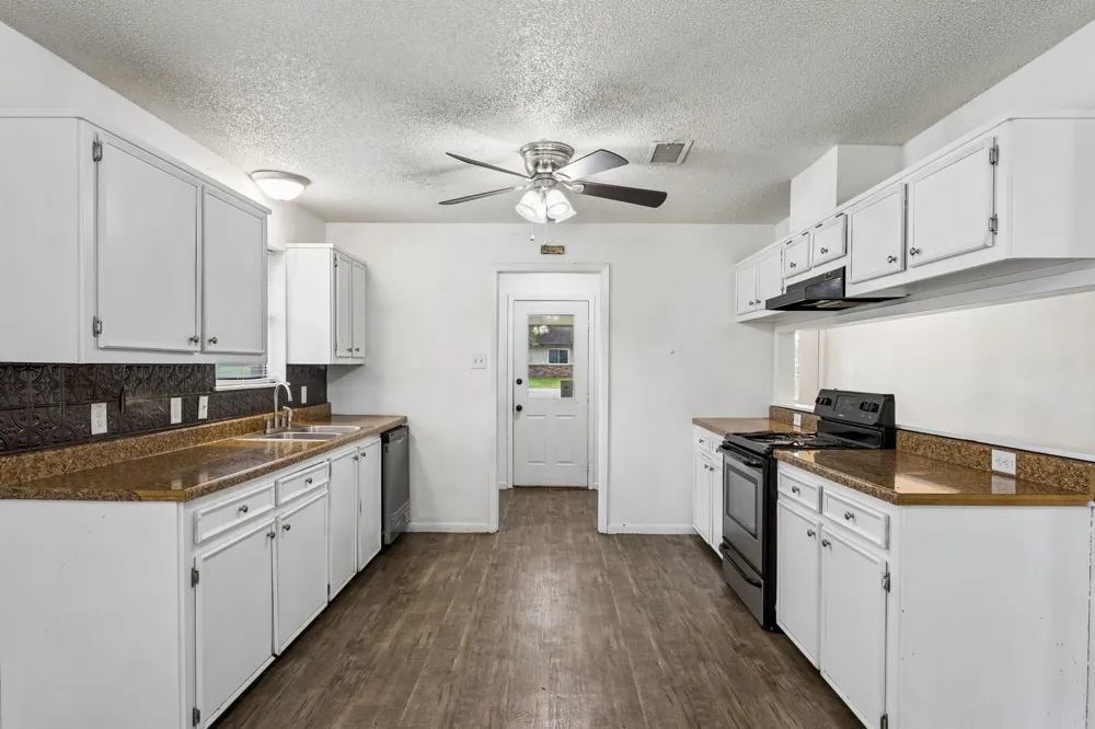 302 Harris Street Smithville, TX 78957