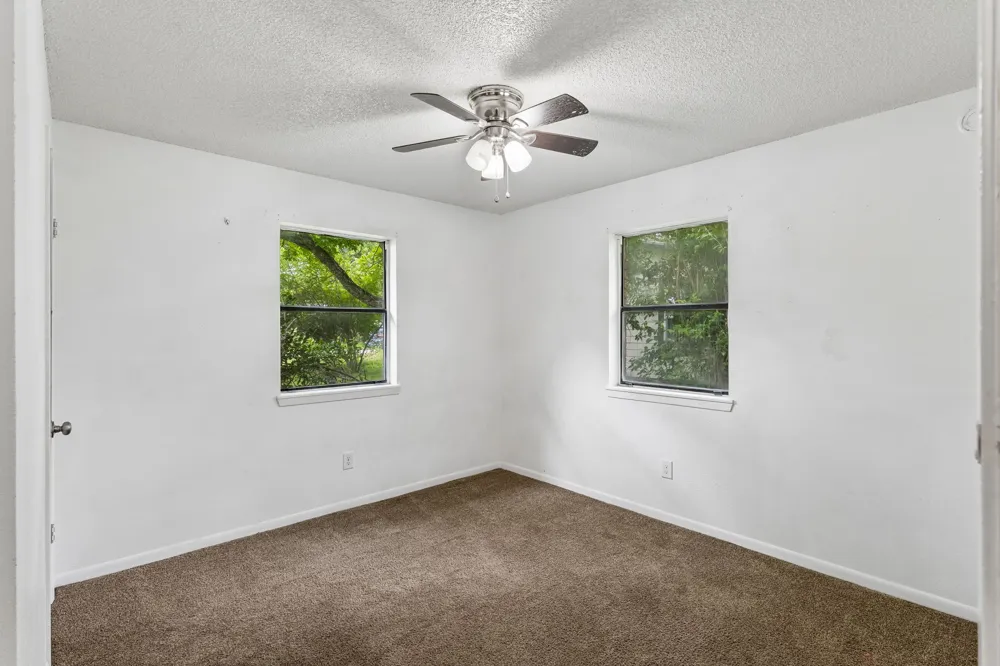 302 Harris Street Smithville, TX 78957