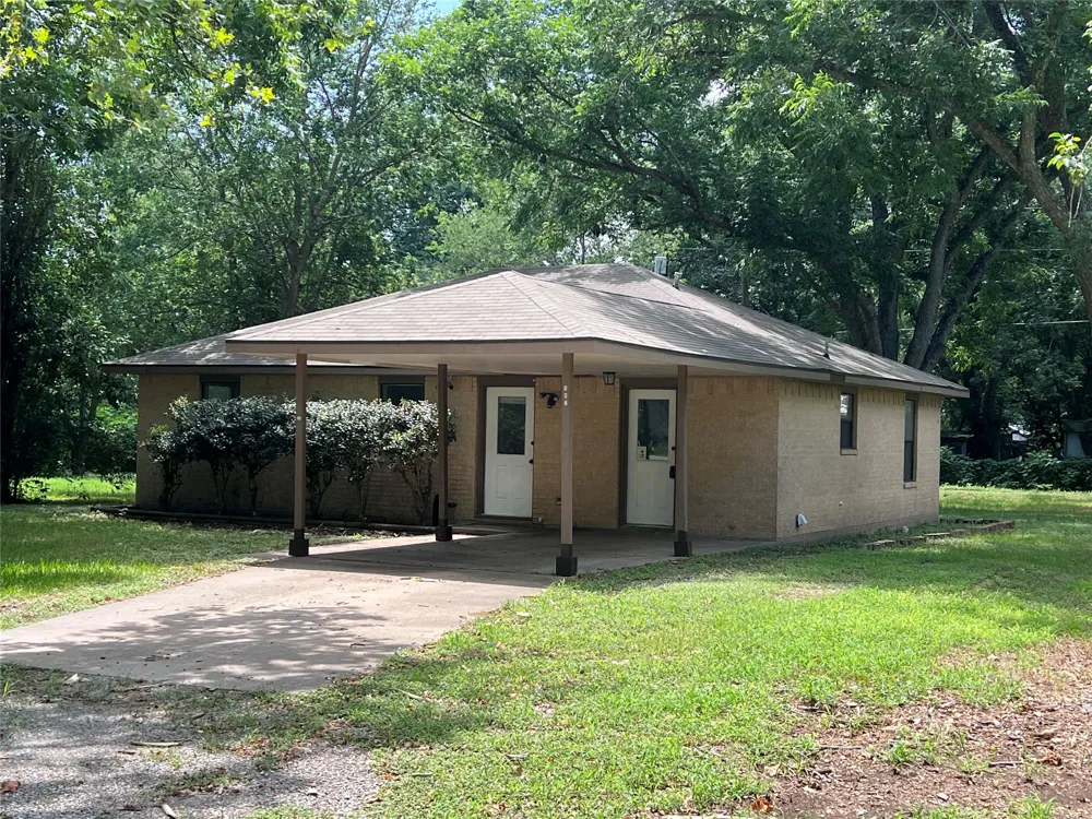 302 Harris Street Smithville, TX 78957