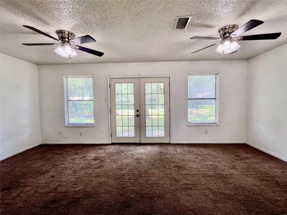 302 Harris Street Smithville, TX 78957