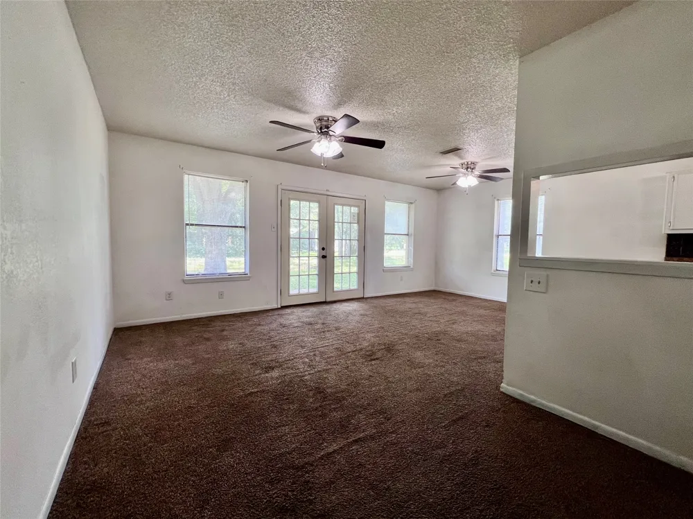 302 Harris Street Smithville, TX 78957