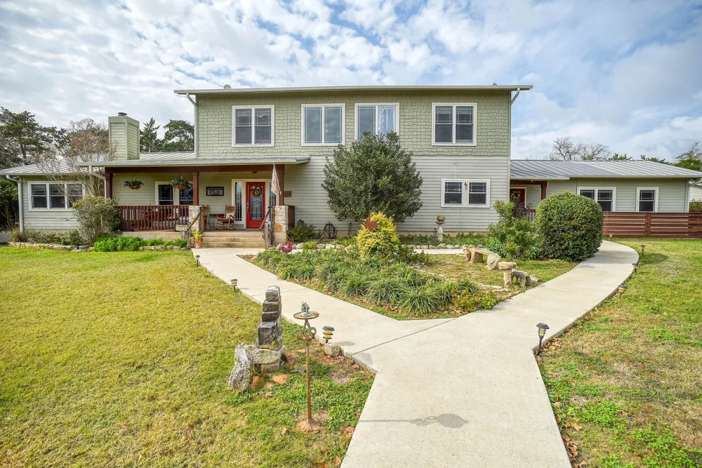 418 Vyvjala Road Smithville, TX 78957