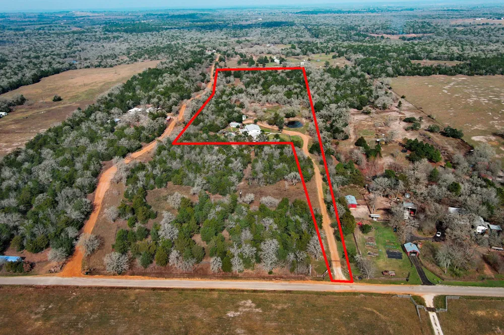 418 Vyvjala Road Smithville, TX 78957