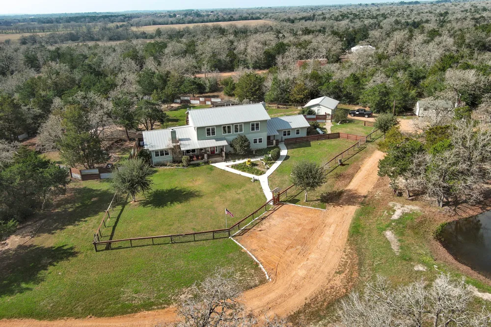 418 Vyvjala Road Smithville, TX 78957
