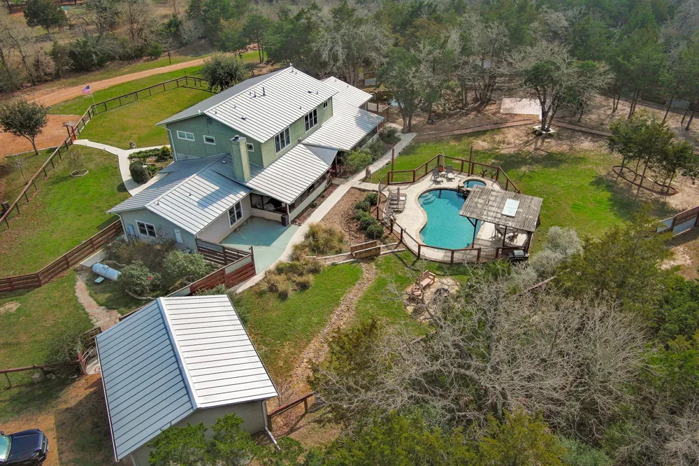 418 Vyvjala Road Smithville, TX 78957