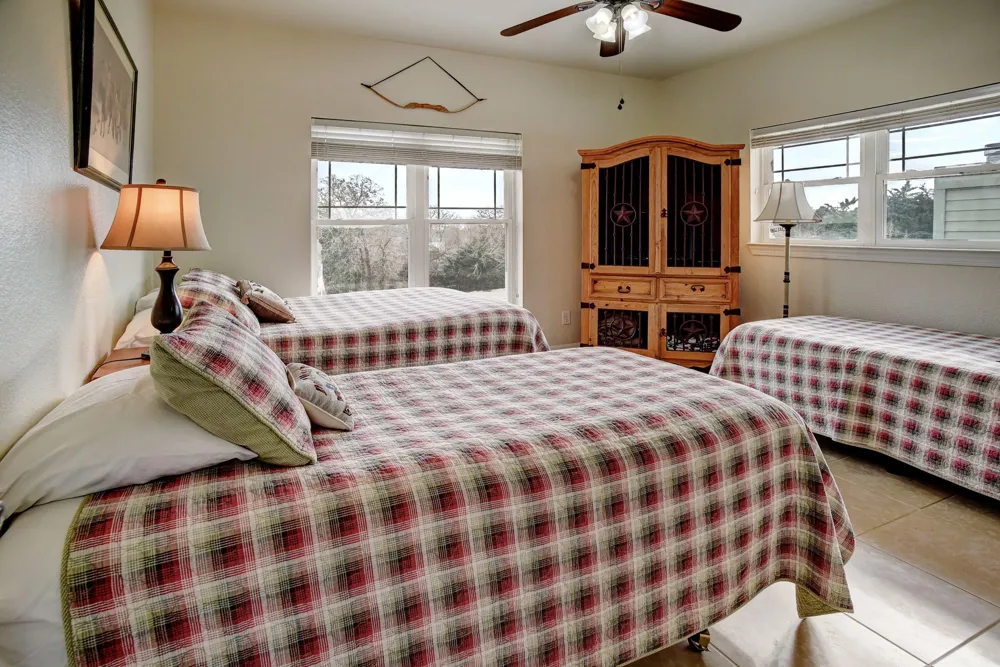 418 Vyvjala Road Smithville, TX 78957