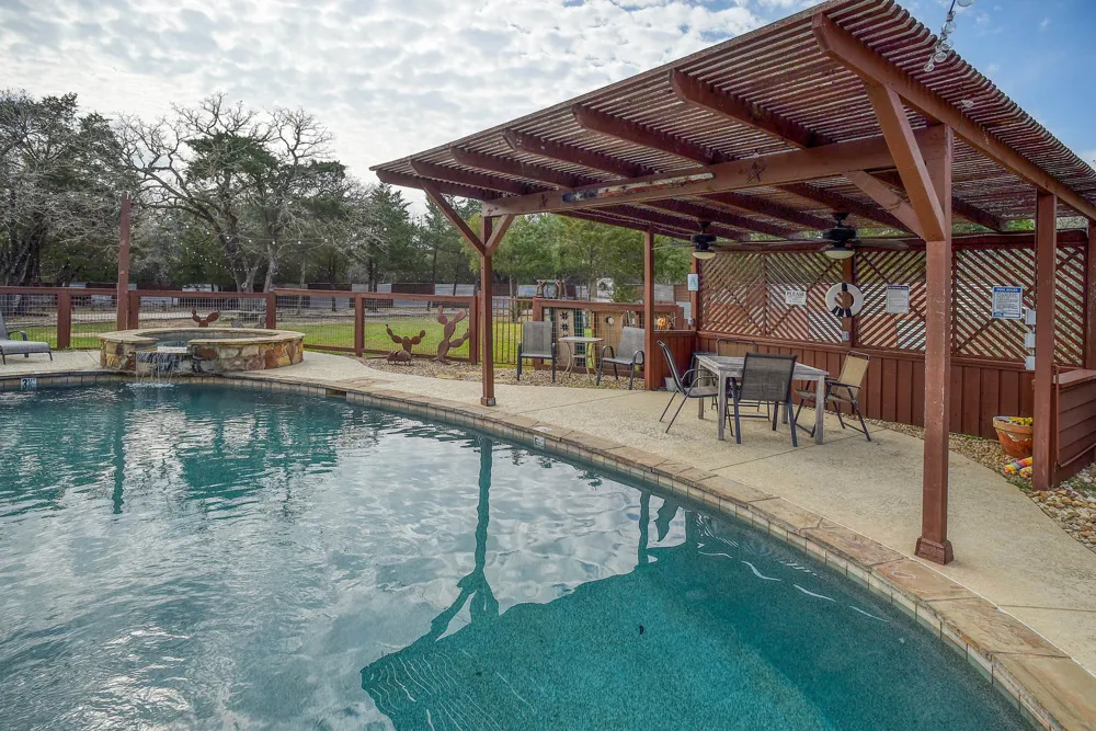 418 Vyvjala Road Smithville, TX 78957