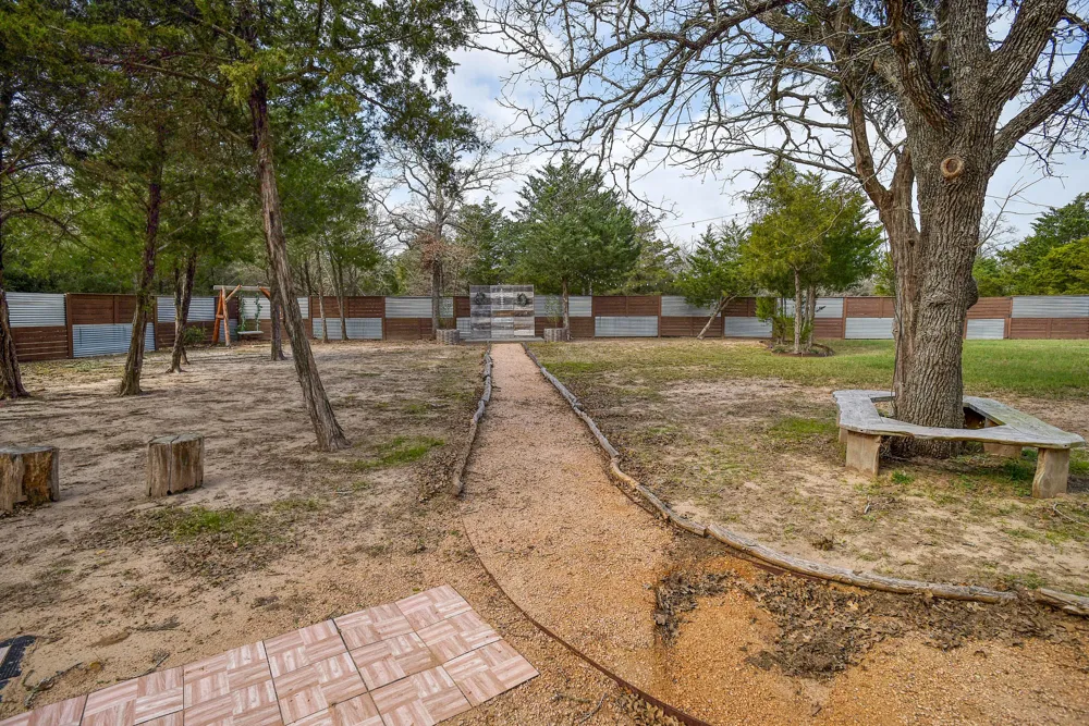 418 Vyvjala Road Smithville, TX 78957