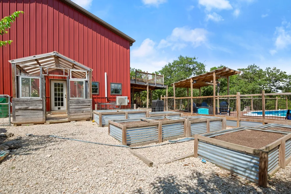 320 Pecan 3 Florence, TX 76527
