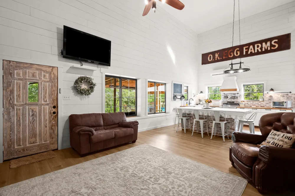 320 Pecan 3 Florence, TX 76527
