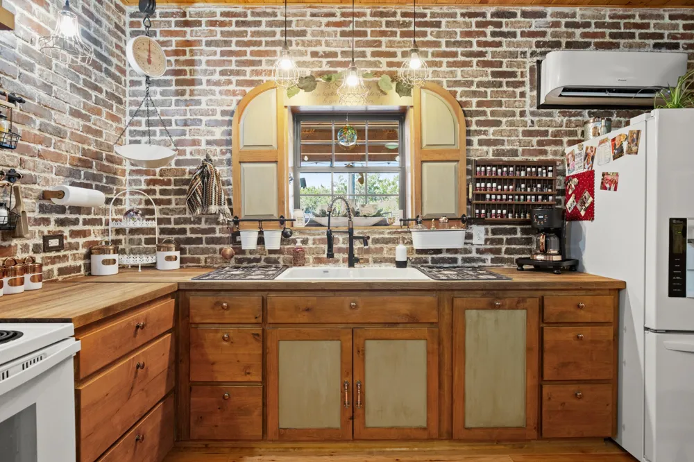 320 Pecan 3 Florence, TX 76527