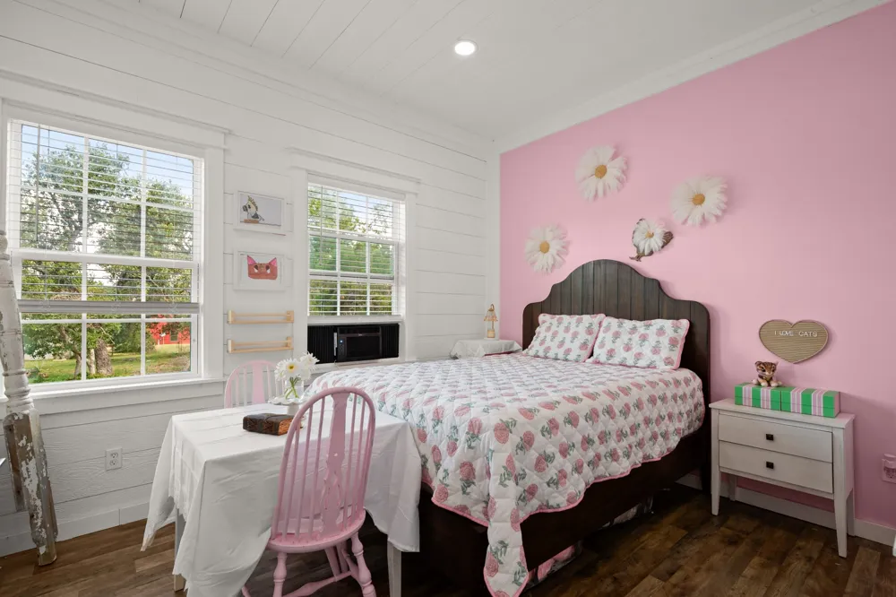 320 Pecan 3 Florence, TX 76527