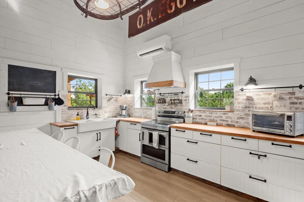 320 Pecan 3 Florence, TX 76527