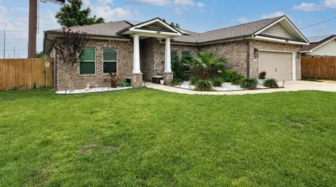 2 W Casa Loma Drive