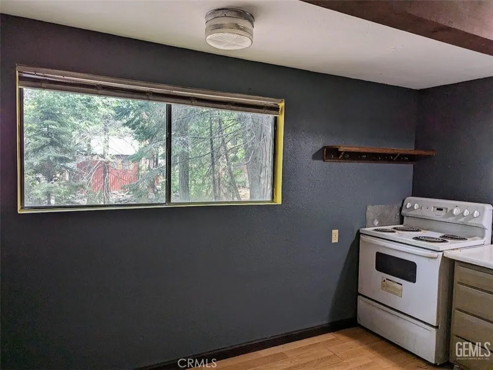 10521 Pine Drive Wofford Heights, CA 93285