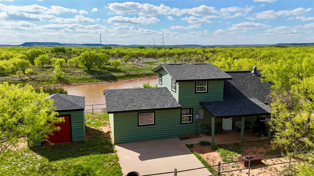 258 County Road 206 Ovalo, TX 79541