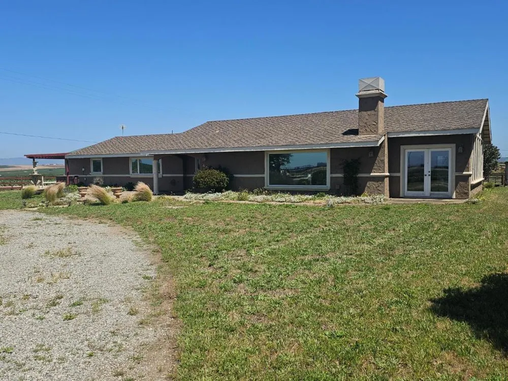 260 Giberson Road Moss Landing, CA 95039