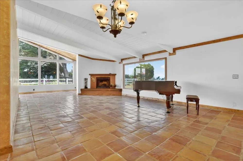 260 Giberson Road Moss Landing, CA 95039