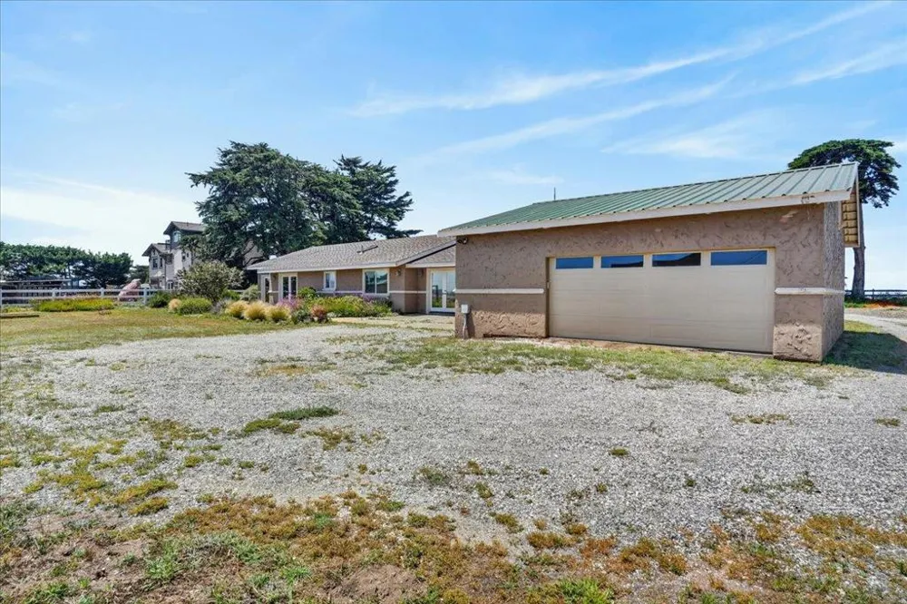 260 Giberson Road Moss Landing, CA 95039